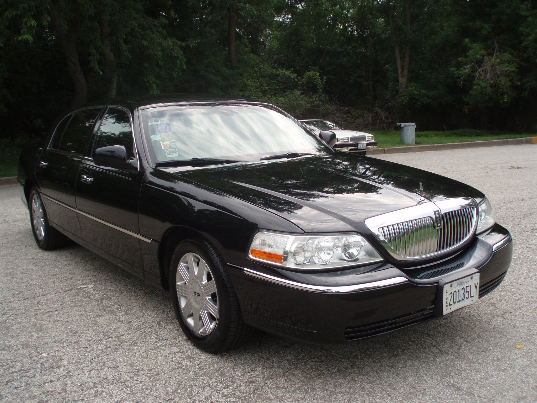 2004 Lincoln Town Car Lseries sedan