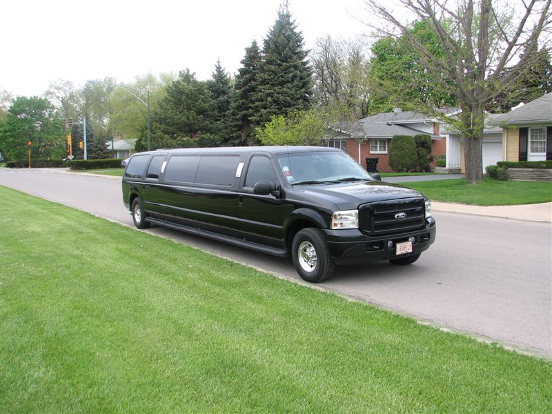 2005 Ford Excursion Stretch QVM black 